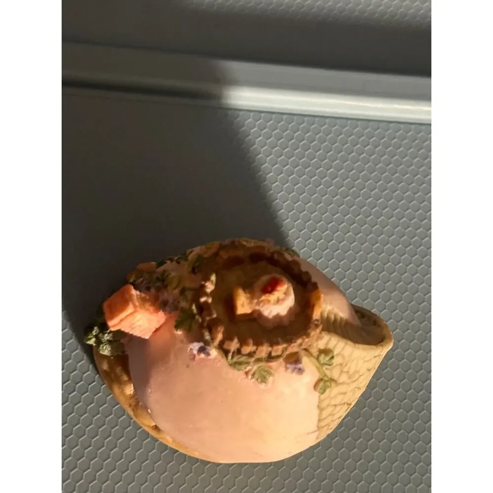Vintage Miniature Cottage Diorama Figurine – Bear Scene Decorative Collectible